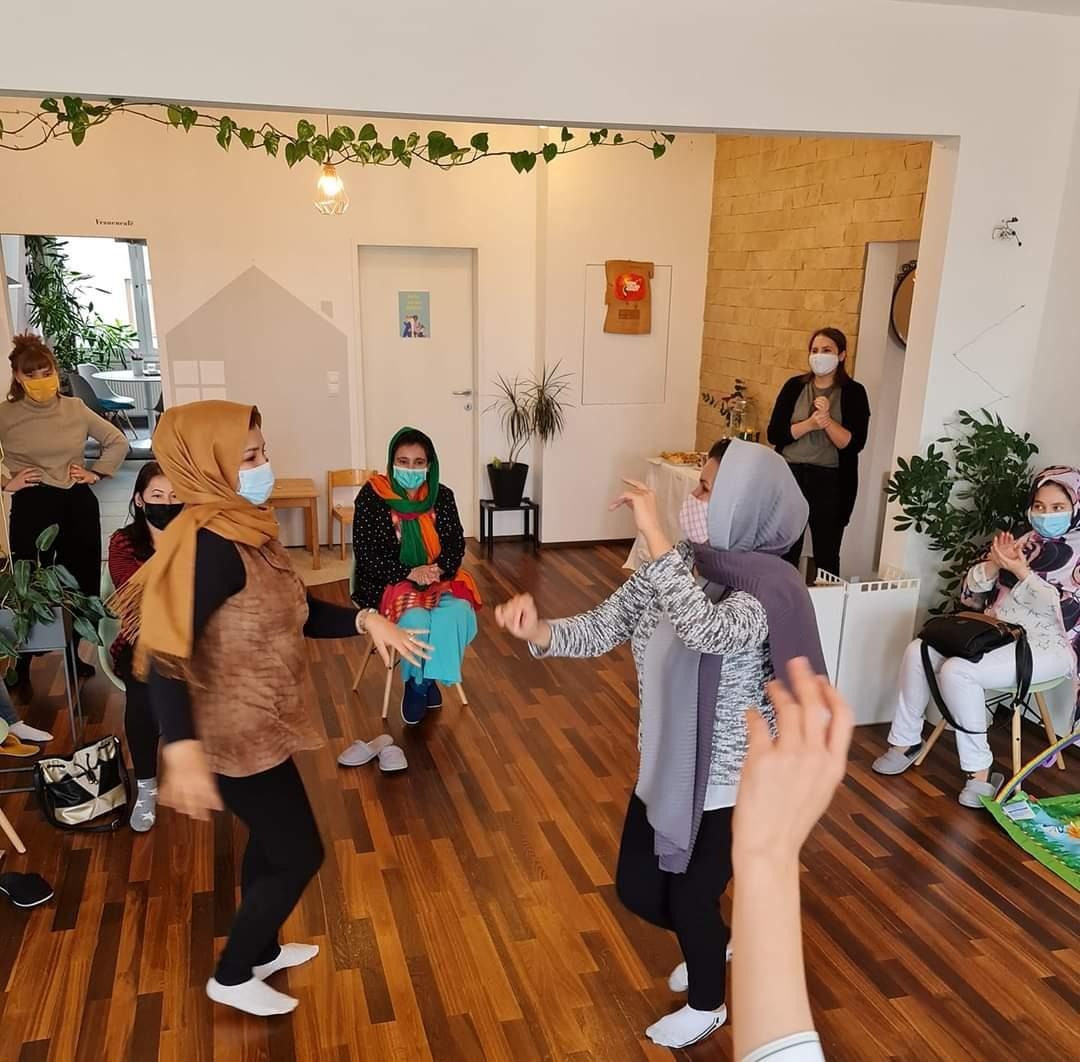 Begegnung und Austausch bei einem gemeinsamen Workshop